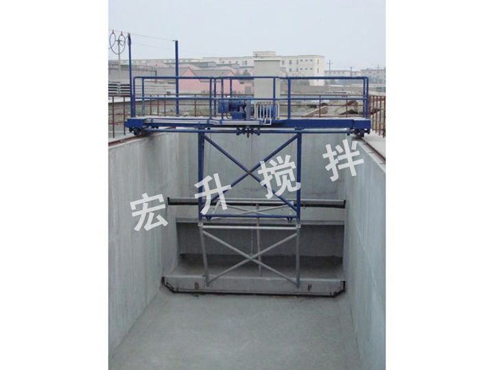 行車式刮泥機(jī)